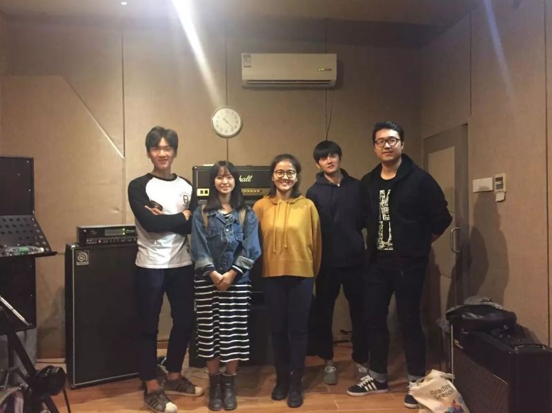 ファイル:Zhengjing(beijingdi2waiguoyuxueyuan) 11.jpg