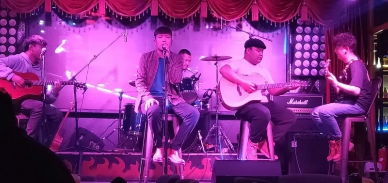 ファイル:Tongga 11.jpg