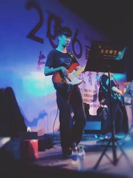 ファイル:Donda 11.jpg