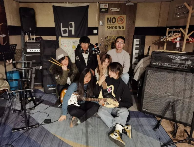 ファイル:Biverse 11.jpg