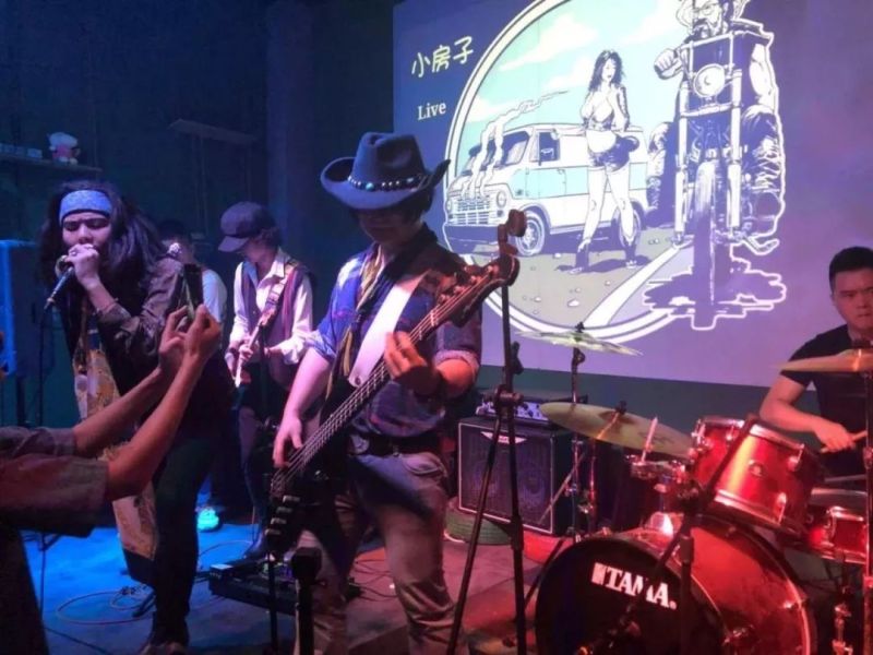 ファイル:Thunderers 11.jpg