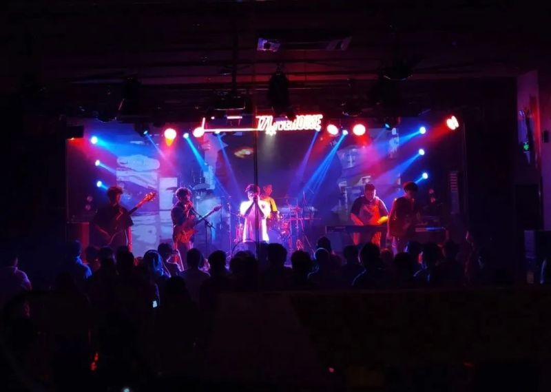 ファイル:Quwangrenjian 11.jpg