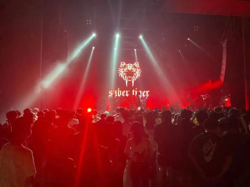 ファイル:Sabertiger 11.jpg