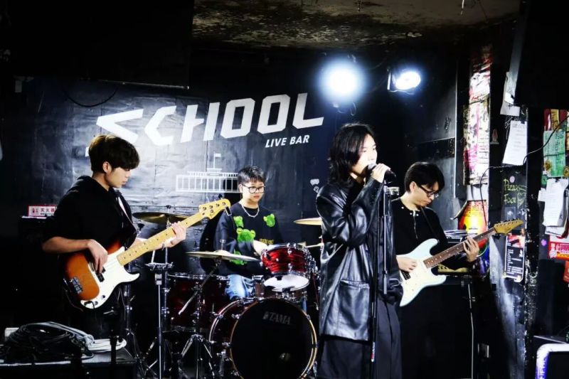 ファイル:Dujiaopaidui 11.jpg