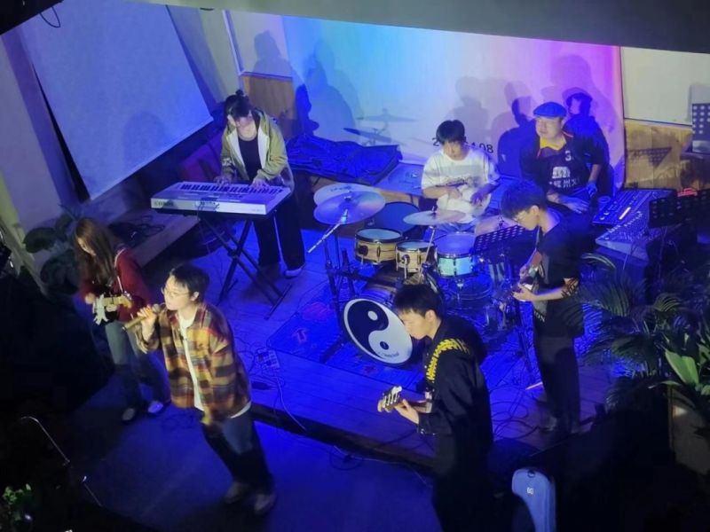 ファイル:Miligebi 11.jpg