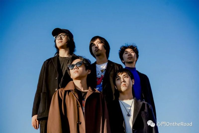 ファイル:Birdstriking 14.jpg