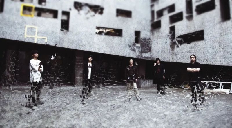 ファイル:Frostbitegrey 11.jpg